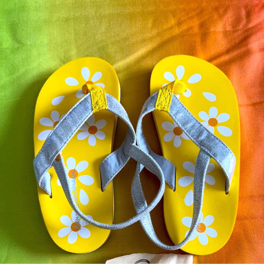 Hanna Andersson toddler girls yellow flower flip flops size 9-10 -EUC like new